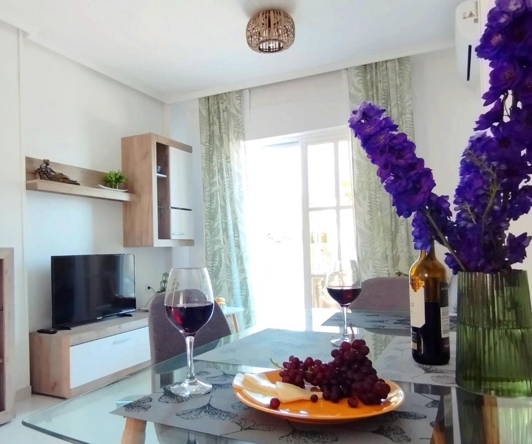 Torrevista Three Bedroom Apartment, Two Swimming Pools And Garage Torrevieja Exterior photo